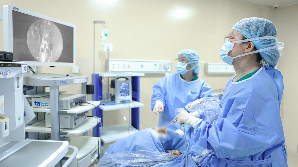 Mất mùi do polyp kèm lệch vách ngăn mũi