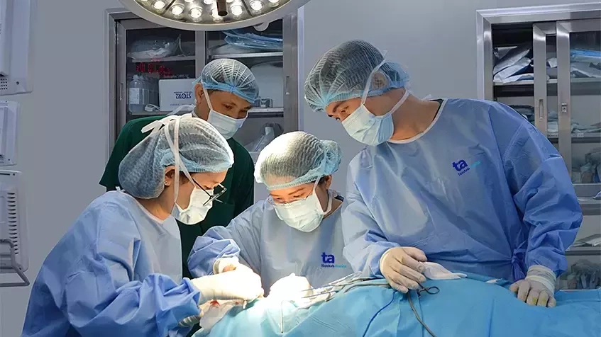 Có nên bơi sau khi vá màng nhĩ?
