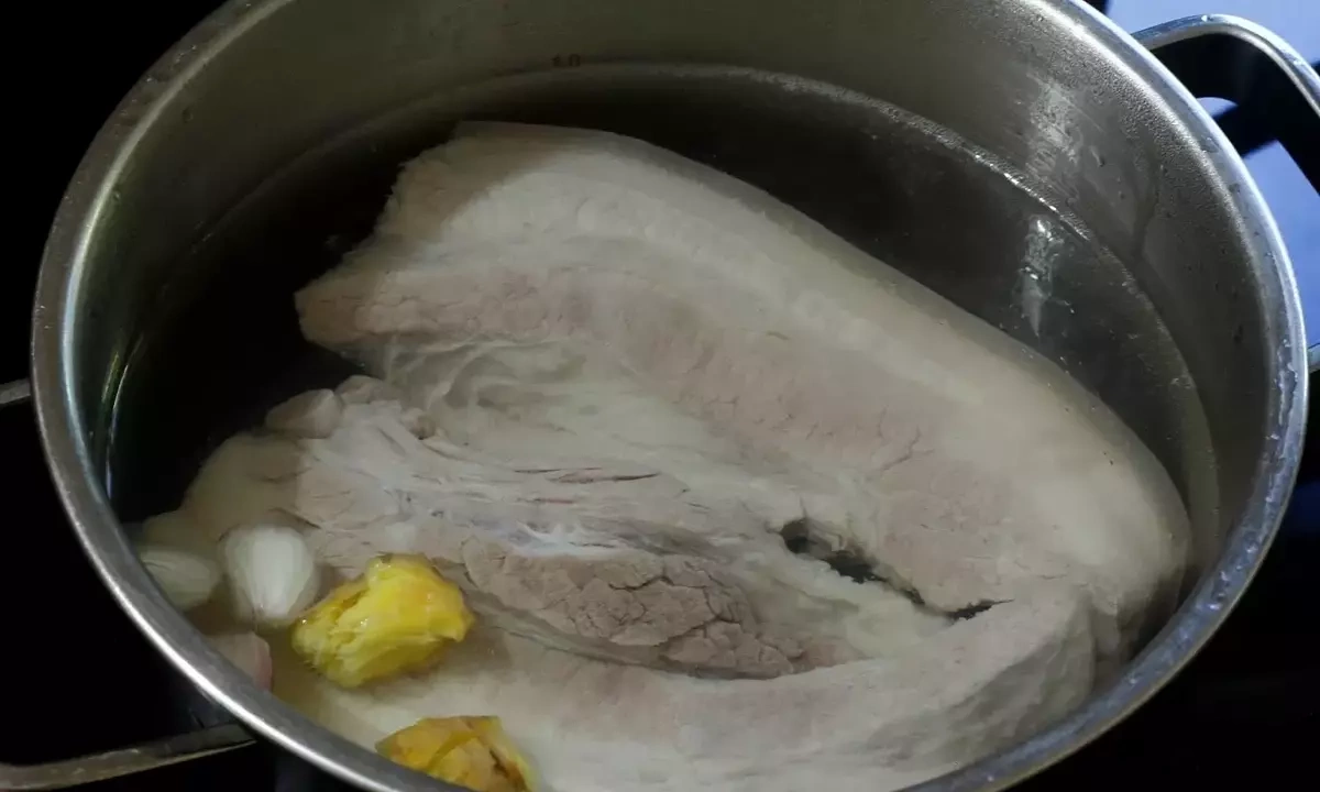 Điều gì xảy ra khi dùng nước luộc thịt để nấu canh?