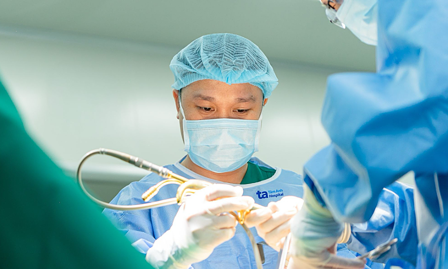 Khi nào điều trị ung thư vú phải cắt buồng trứng?