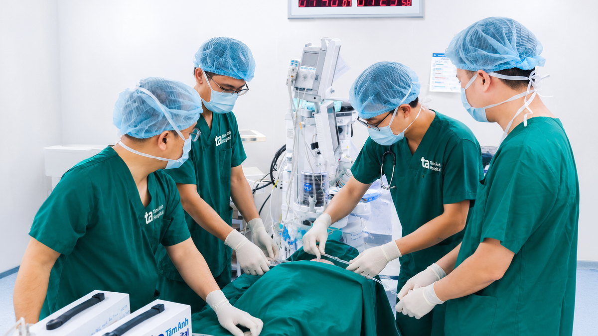 Bé trai 11 tháng tuổi bị lồng ruột cấp