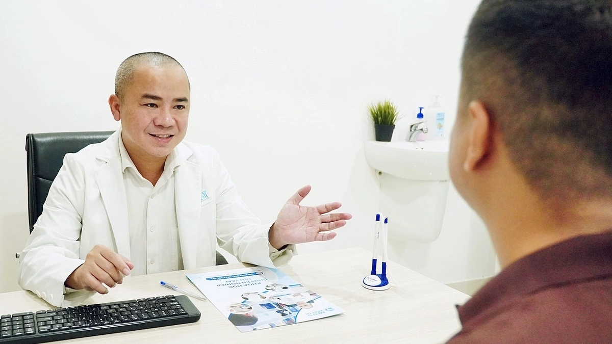 Vì sao đàn ông dễ có mùi cơ thể hơn phụ nữ?