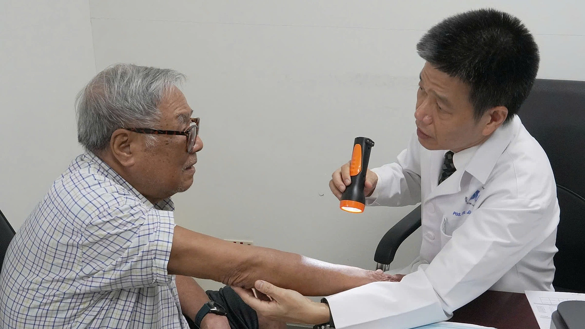 Hơn 2 triệu người Việt sống chung với bệnh vảy nến