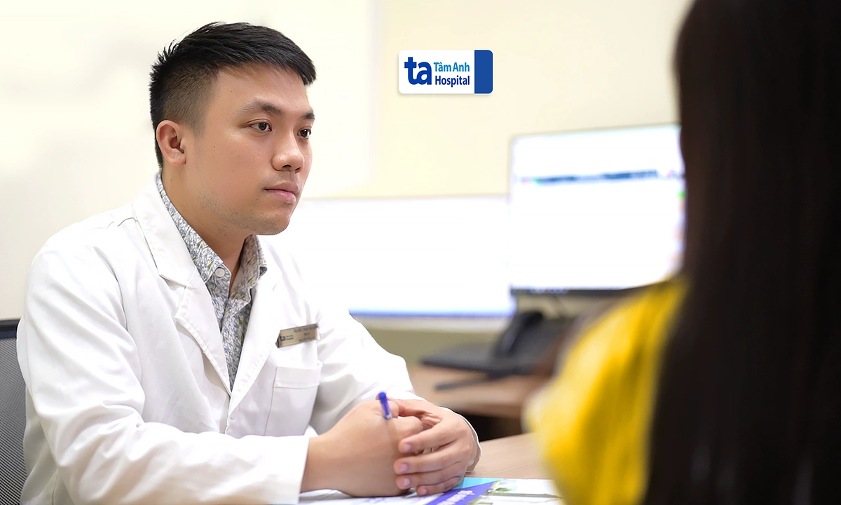 Người phụ nữ mắc chứng nghiện cào da