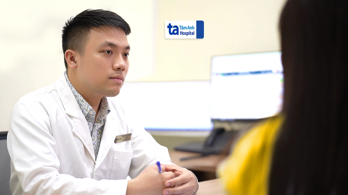 Người phụ nữ mắc chứng nghiện cào da