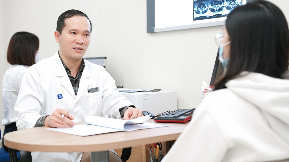 Tiêm phong bế thần kinh chữa thoát vị đĩa đệm thế nào