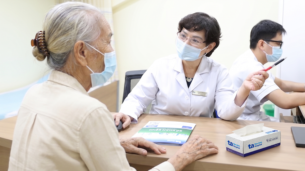 Suy thận sau hai năm tự dùng thuốc huyết áp toa cũ