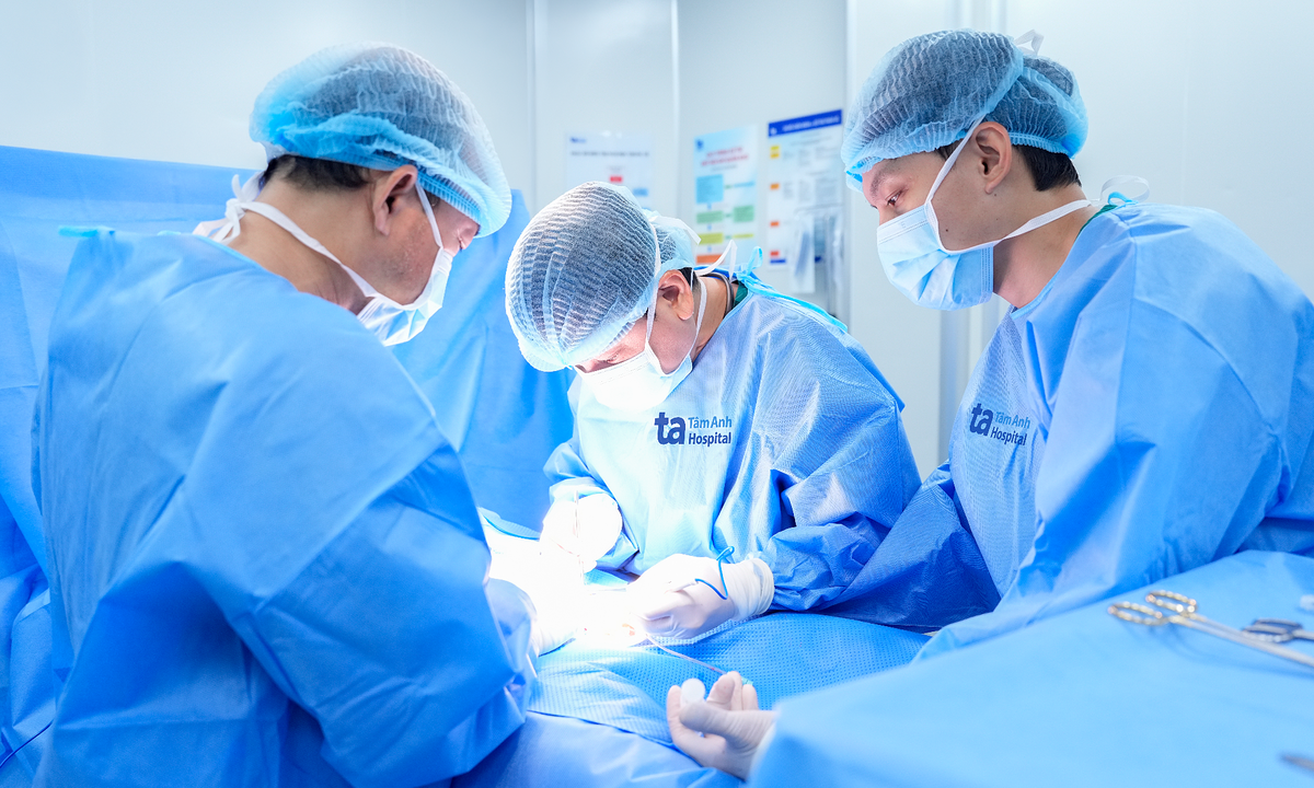Bé trai bị dị tật bẩm sinh đường sinh dục