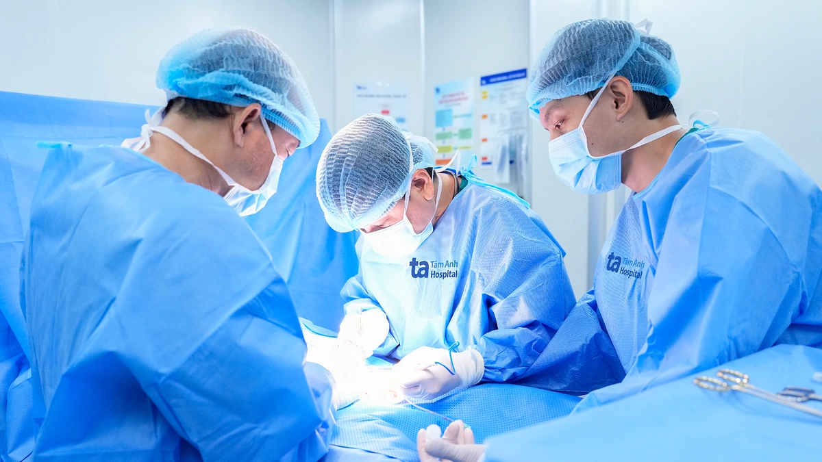 Bé trai bị dị tật bẩm sinh đường sinh dục