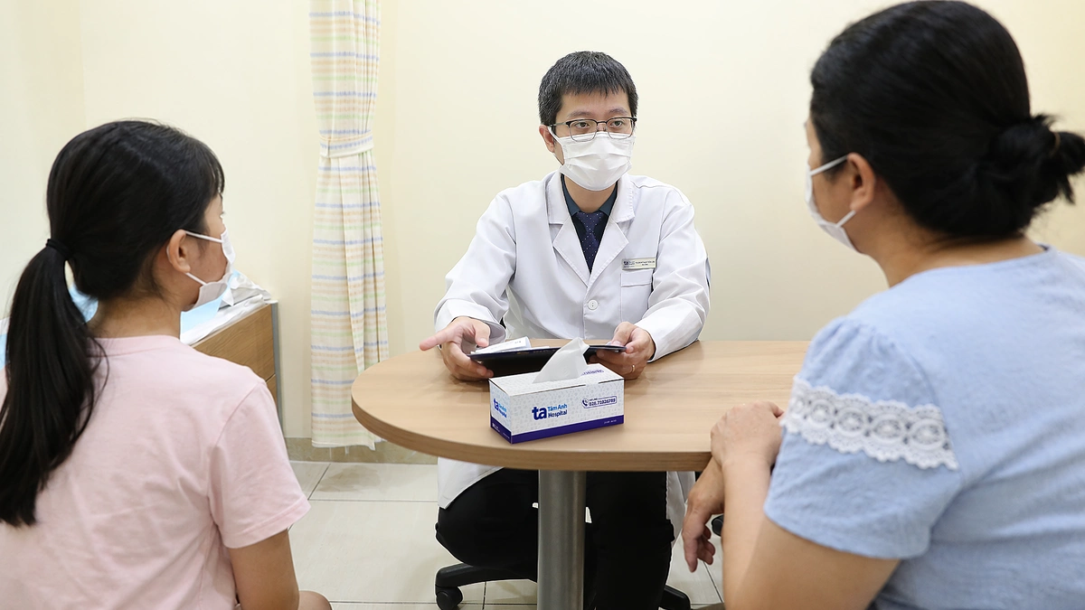 Trẻ dậy thì sớm cần điều trị thế nào?