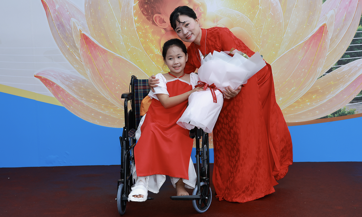 Những cuộc 'trường chinh' tìm con