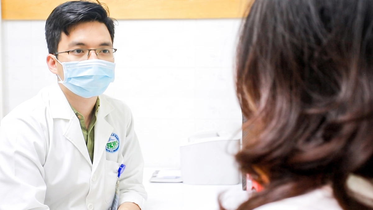 Một ngày rụng bao nhiêu tóc là bất thường?