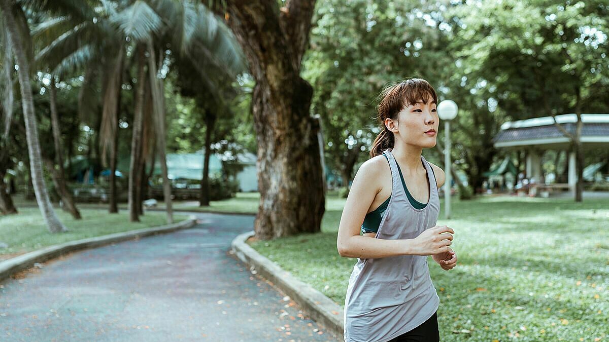Lười vận động và ăn uống sai cách đang âm thầm vắt kiệt sức khỏe người Việt