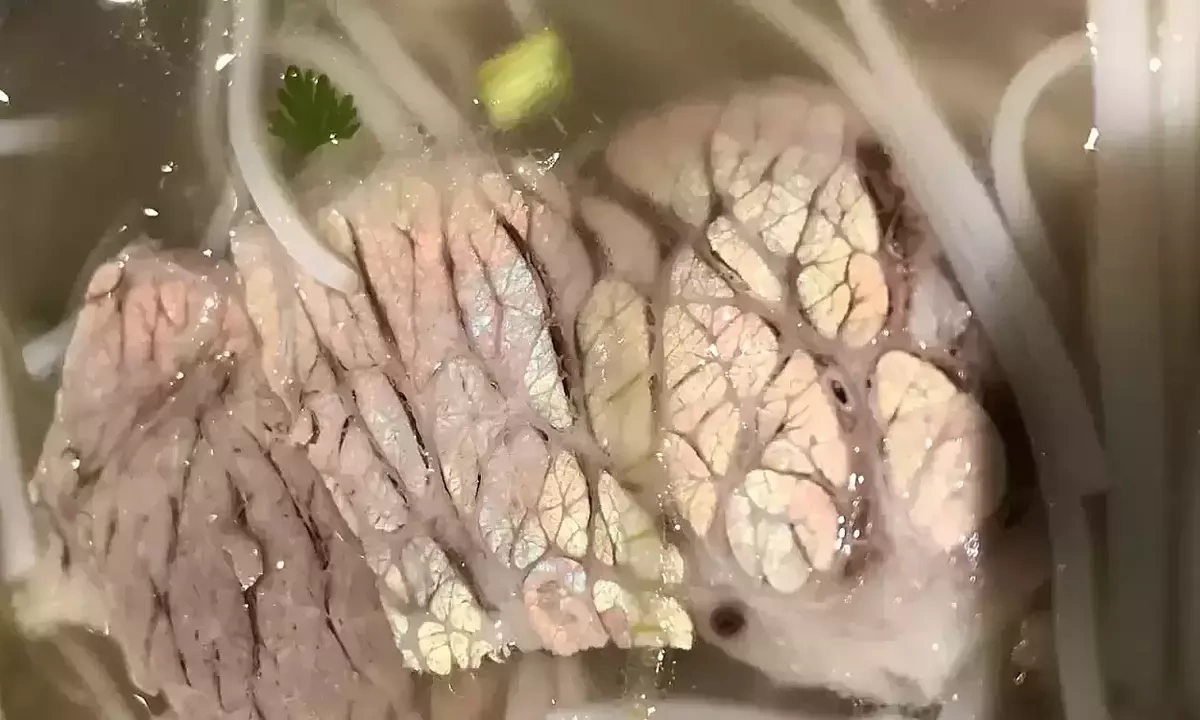Thịt bò ánh xanh có an toàn?