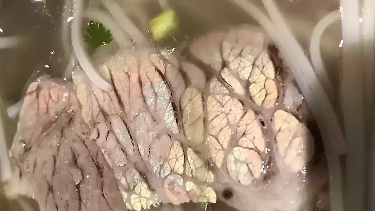 Thịt bò ánh xanh có an toàn?