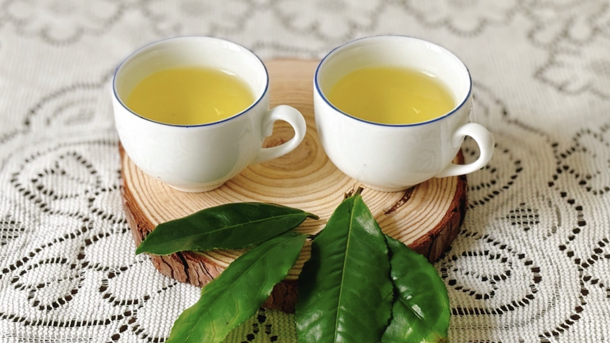 Điều gì xảy ra với tim mạch khi uống trà mỗi ngày?