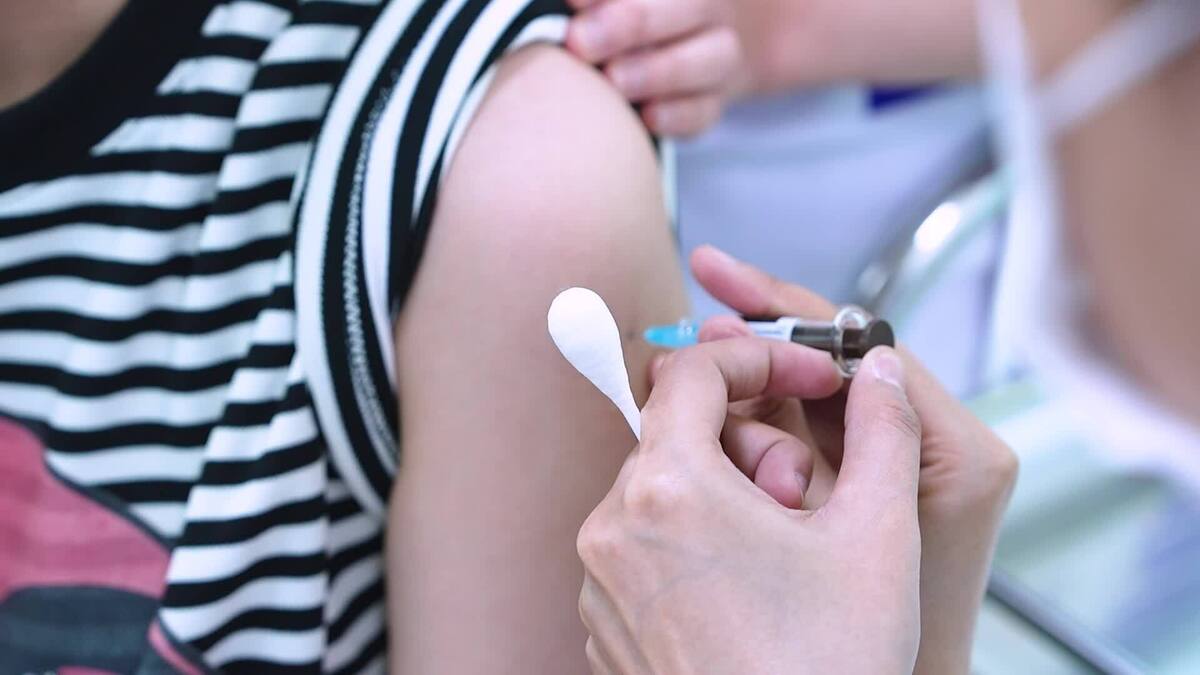 Nhiều người trẻ chủ động tiêm ngừa HPV