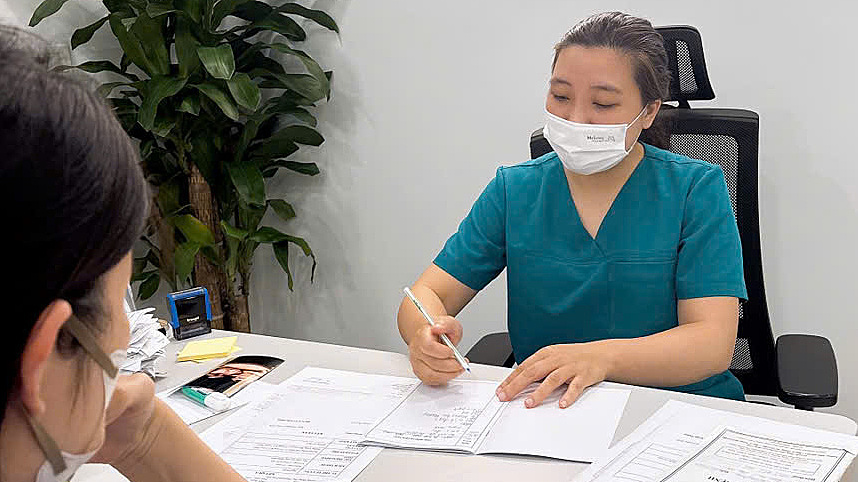 'Ngủ ngày, cày đêm', nhiều người trẻ suy buồng trứng