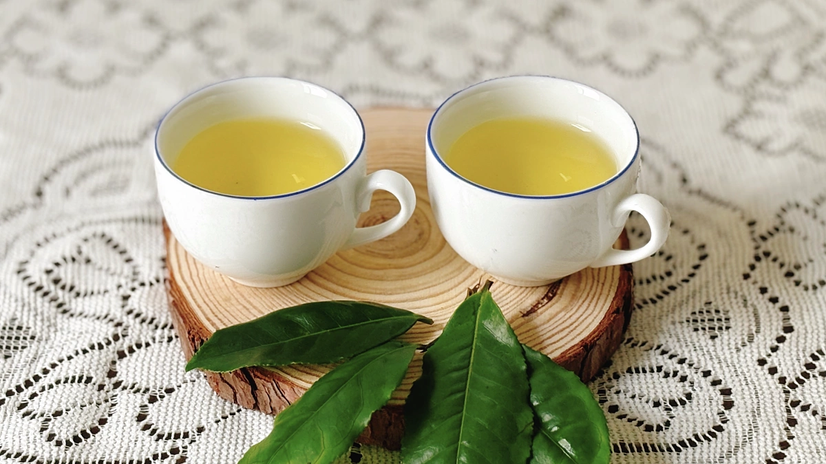 6 thói quen uống trà có thể hại gan, đường ruột