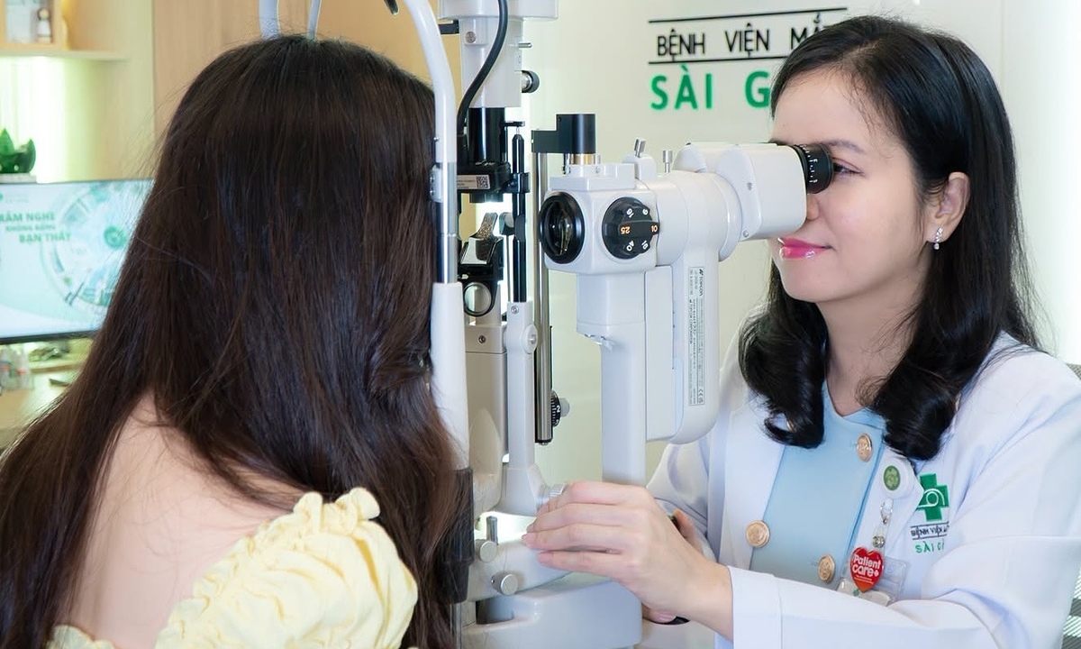 Thời đại AI, bệnh mắt ngày càng phổ biến ở người trẻ