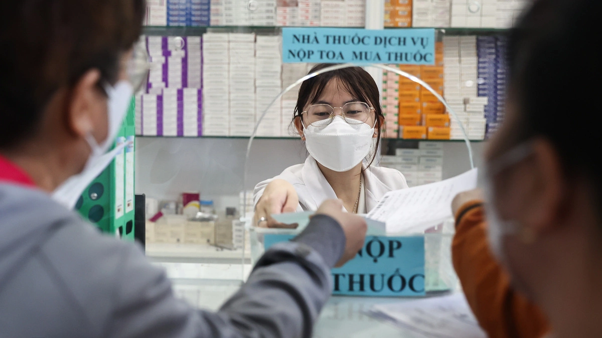 Nhiều nhà thuốc bị 'tuýt còi' vì bán thuốc kê đơn thiếu chỉ định bác sĩ