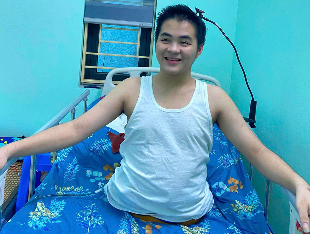 Kỳ tích hồi sinh của thiếu niên bị tai nạn chỉ còn một nửa cơ thể
