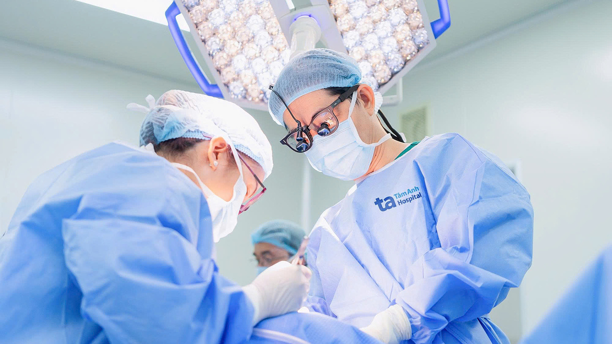 Bóc tách u tuyến ức qua đường mổ ở cổ