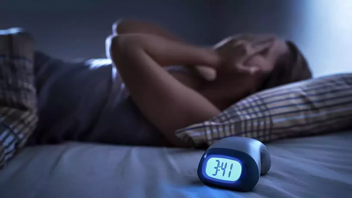 Thức đêm liên tục có bị đột quỵ?