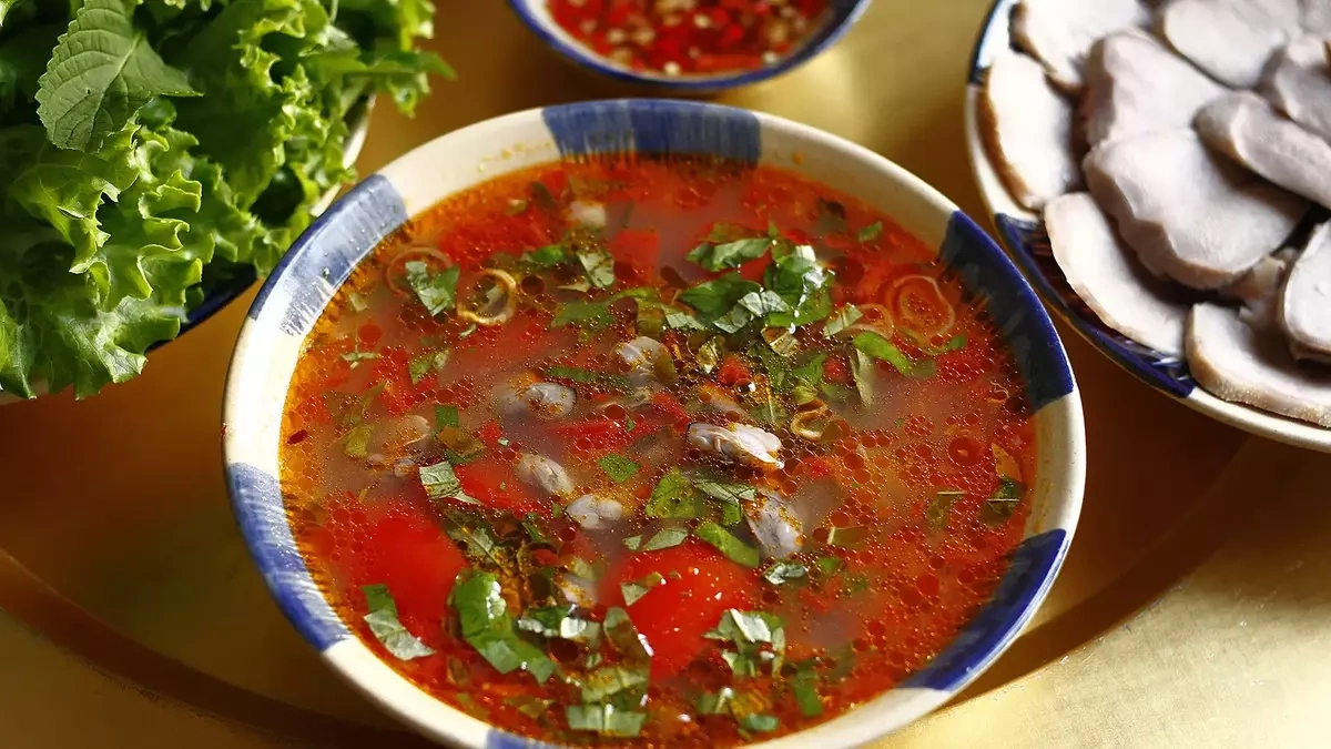 Ăn cơm chan canh hay cơm khô tốt hơn?