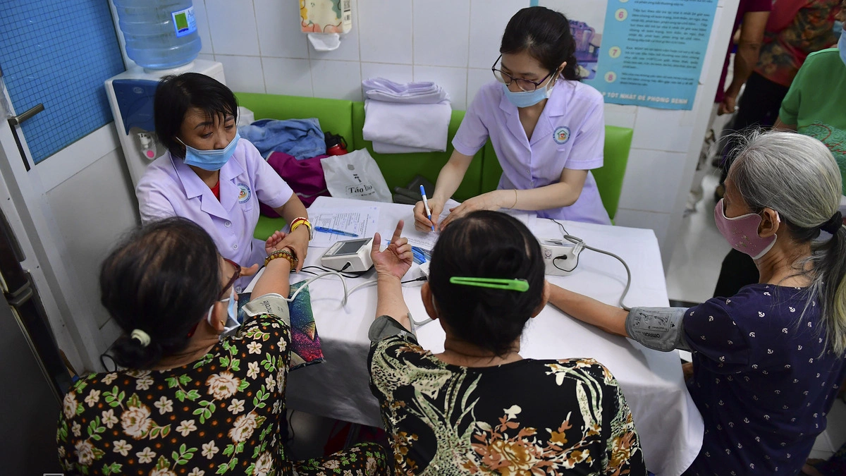 Cô đơn sinh bệnh ở tuổi già