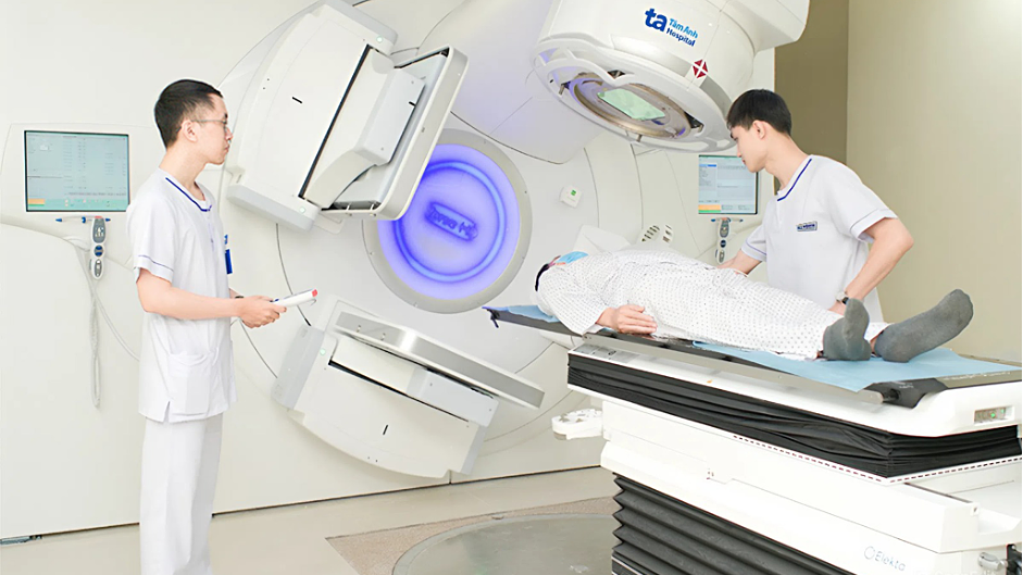 Xạ trị có gây rụng tóc?