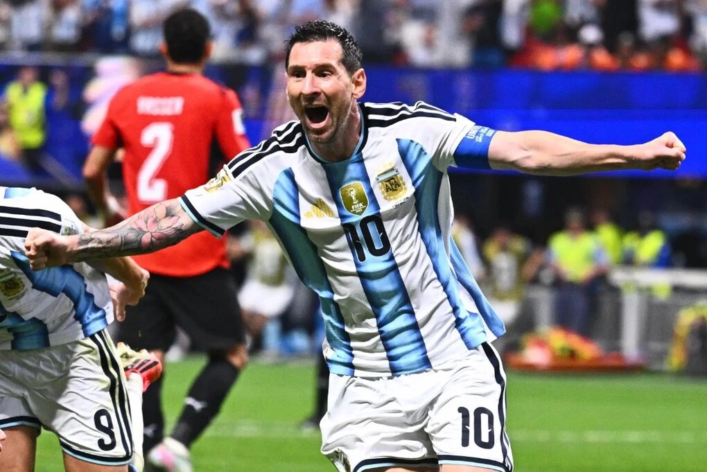 "Cầu thủ duy nhất có thể khiến Messi tắt điện"- Cựu HLV tuyển Anh mách nước đội nhà 3 Bí mật giúp Messi 'thắng quy luật lão hóa' - Báo VnExpress Sức khỏe