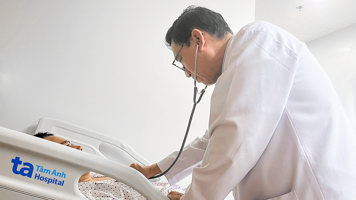 Cấy van qua ống thông cho người hẹp van tim