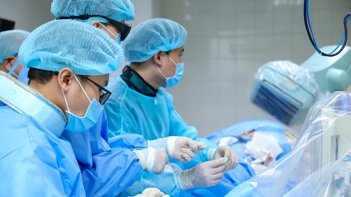 Ung thư buồng trứng gây huyết khối tĩnh mạch chân