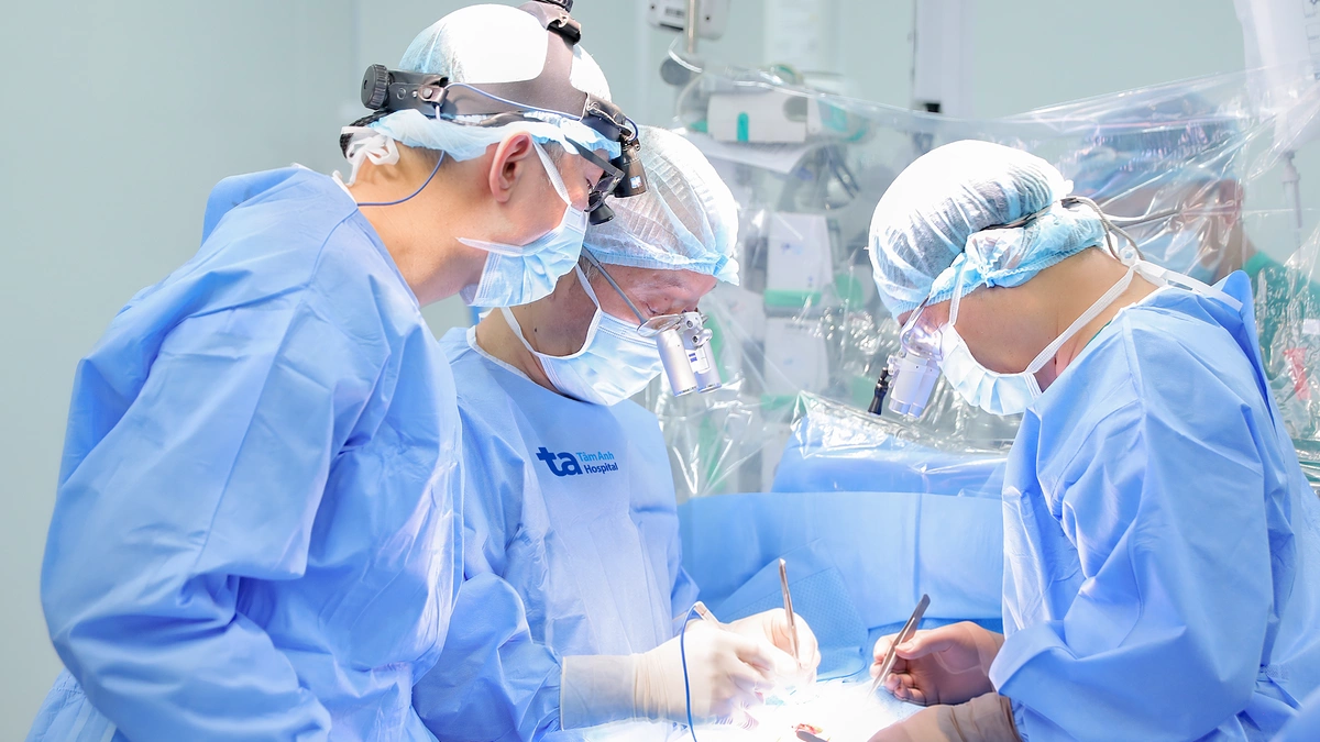 Phẫu thuật sửa hai dị tật tim cho bé 7 tháng tuổi