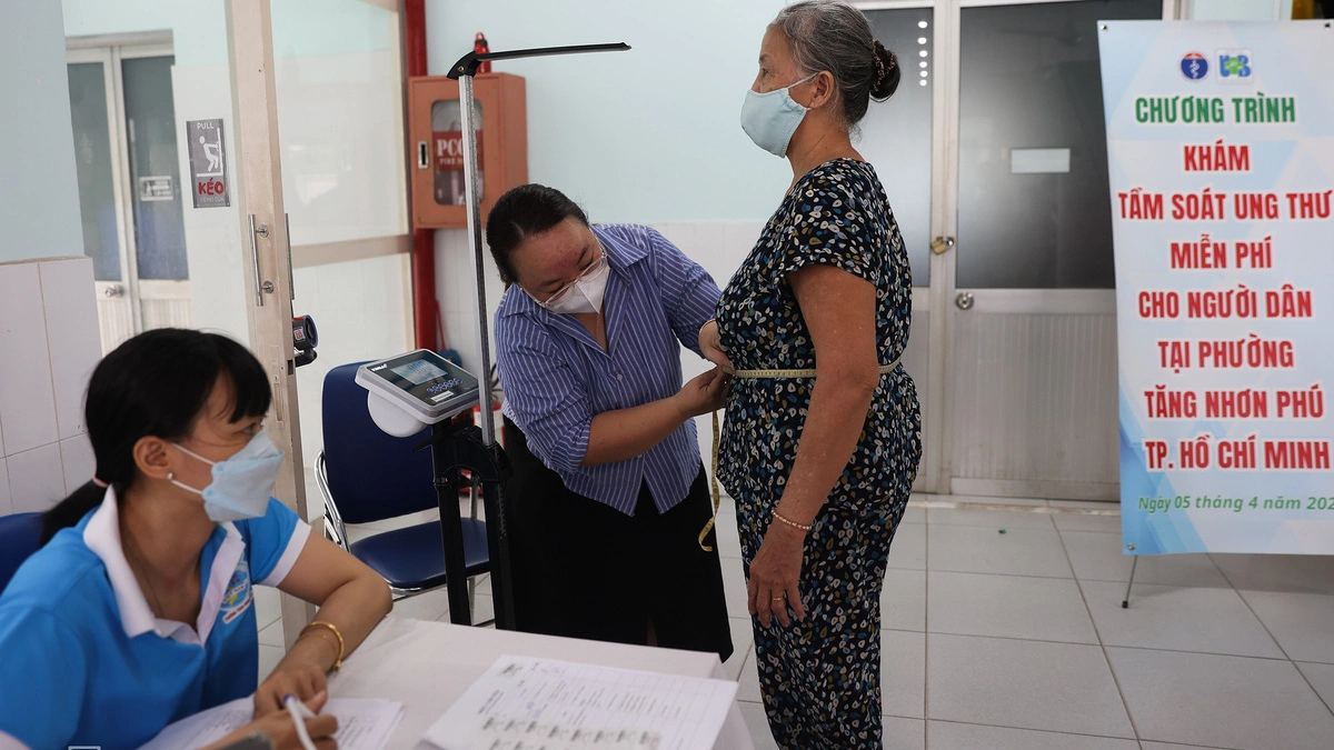 Hơn nửa triệu người TP HCM đã được khám sức khỏe miễn phí