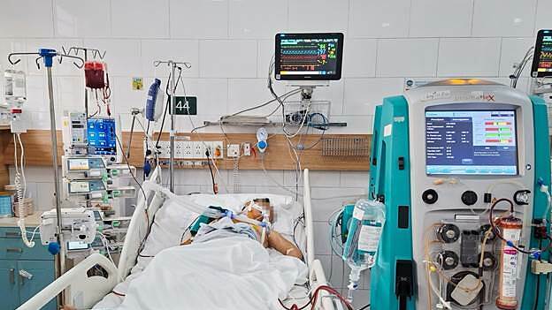 Nguy kịch sau uống 5 lọ thuốc chứa chất cấm