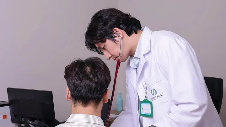 Huyết áp cao tuổi 29 từ thói ăn đồ ăn nhanh, bỏ bữa sáng