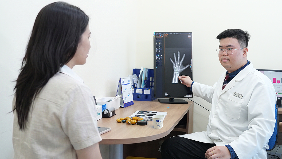 Dùng thuốc ức chế hormone ngăn dậy thì sớm