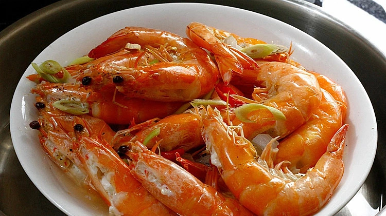 Vỏ hay thịt tôm giàu dinh dưỡng hơn?