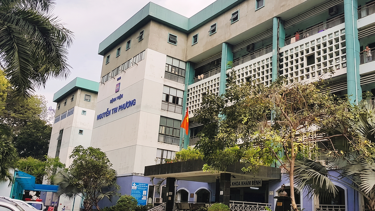 Bệnh viện ngưng làm việc với bảo vệ bị phản ánh 'lớn tiếng, nhận tiền giữ xe'