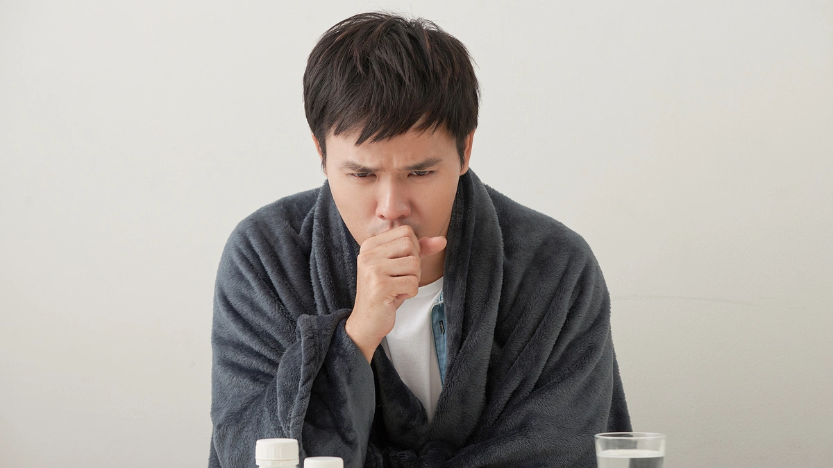Vì sao uống thuốc kháng sinh mãi không hết ho?