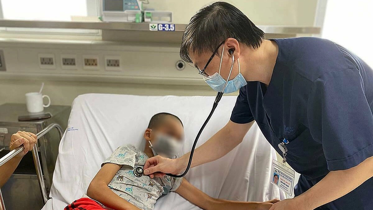 Lo con nhiễm viêm não Nhật Bản khi nghỉ hè ở quê