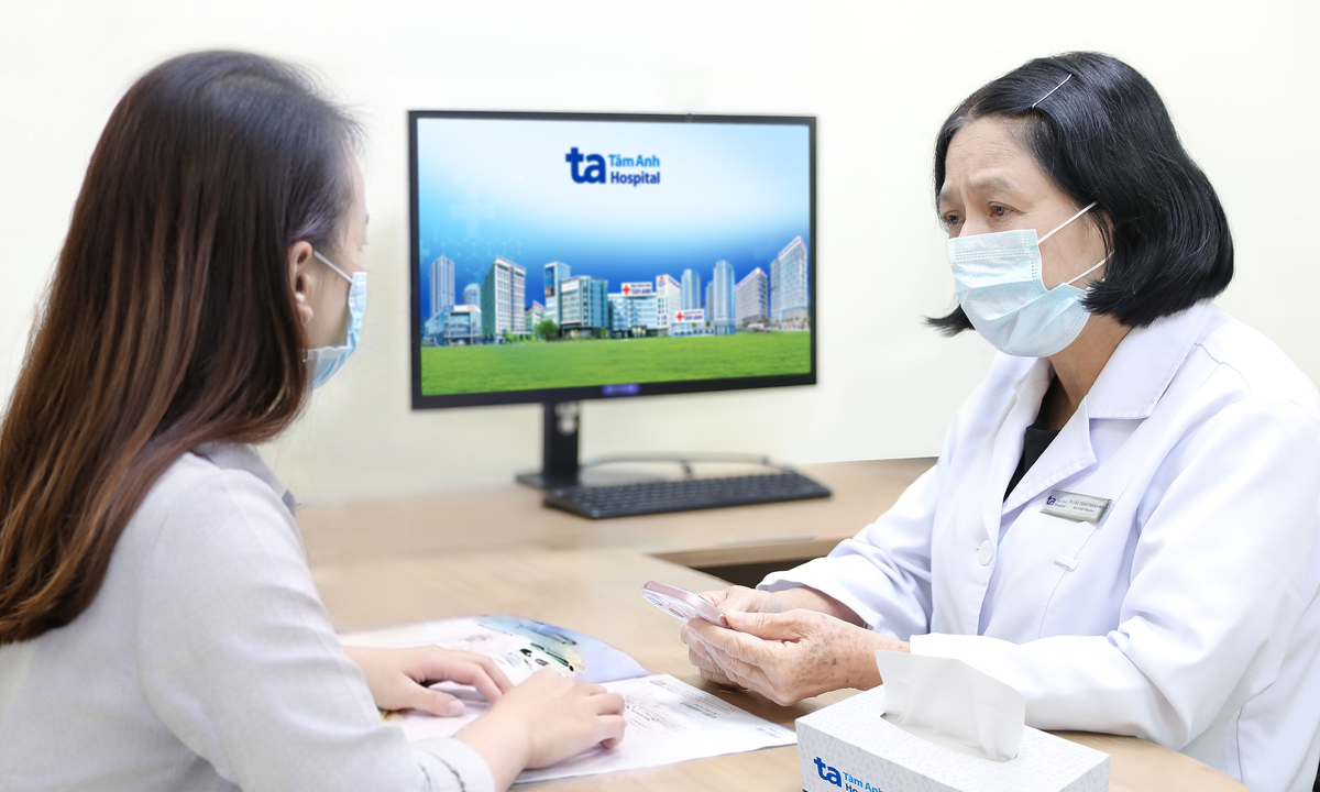 Rụng tóc, mất kinh sau 8 tháng giảm cân sai cách