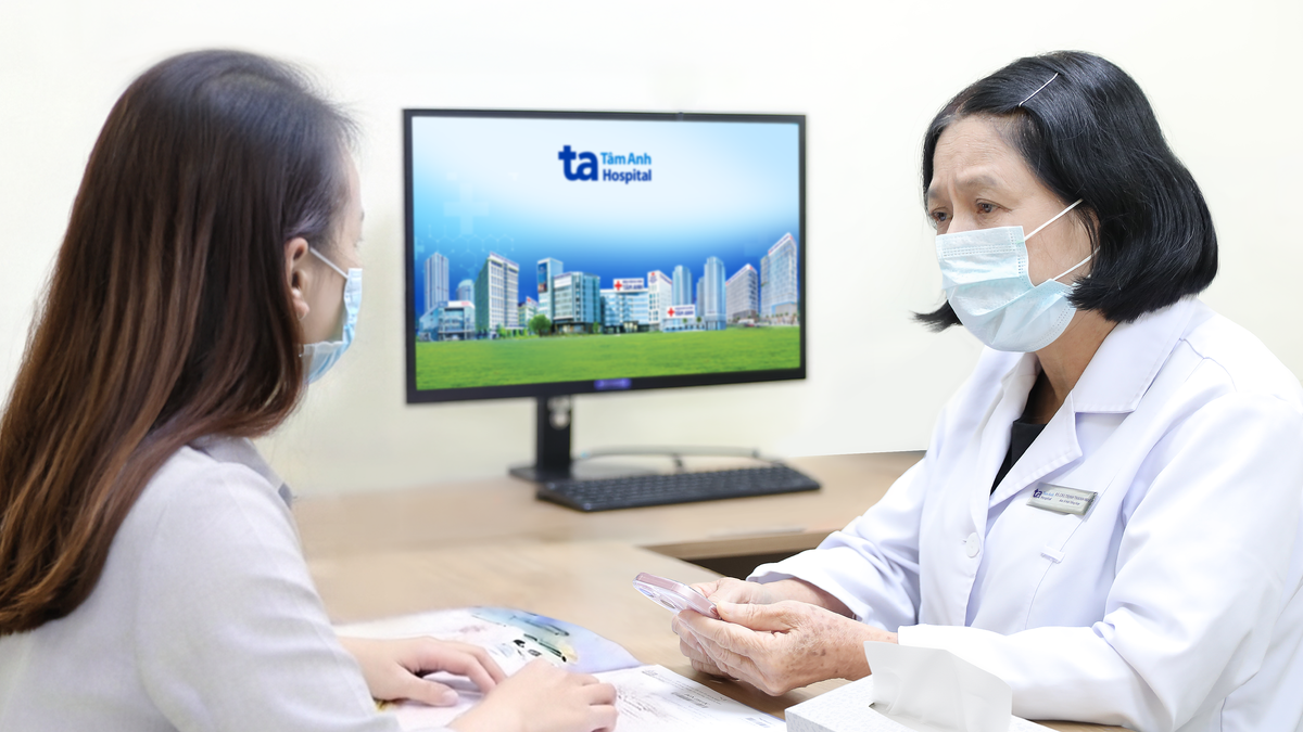 Rụng tóc, mất kinh sau 8 tháng giảm cân sai cách
