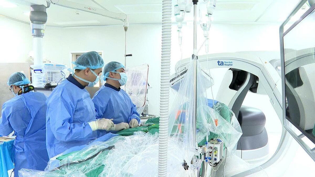 Hẹp ba mạch máu nuôi tim