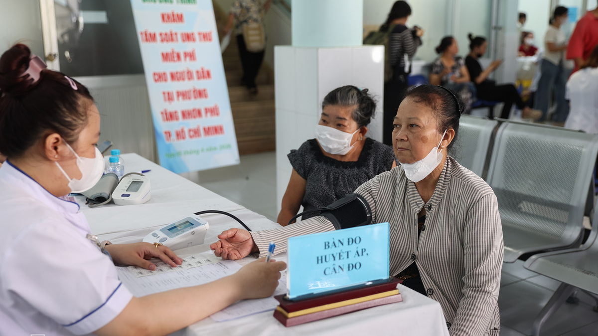 TPHCM: 1 triệu người dân được khám sức khỏe và lập hồ sơ điện tử