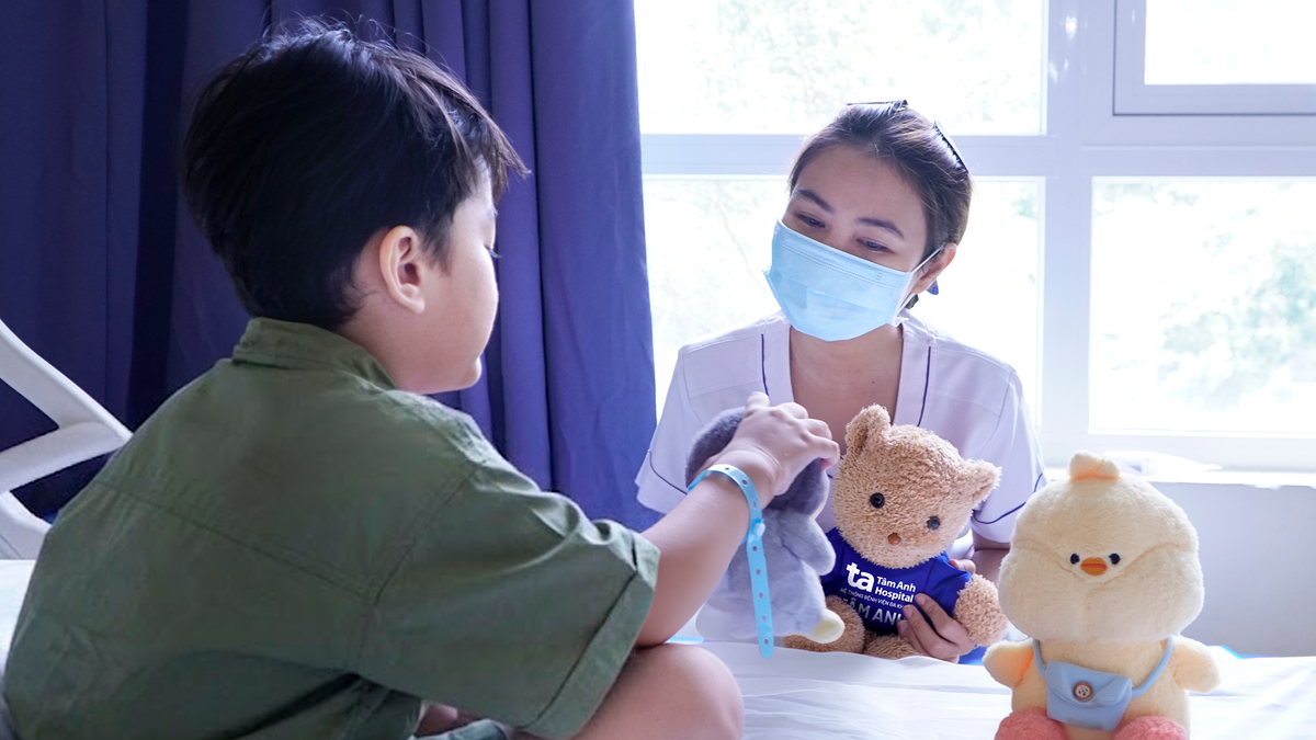 Sửa dị tật van tim cho bé trai 4 tuổi