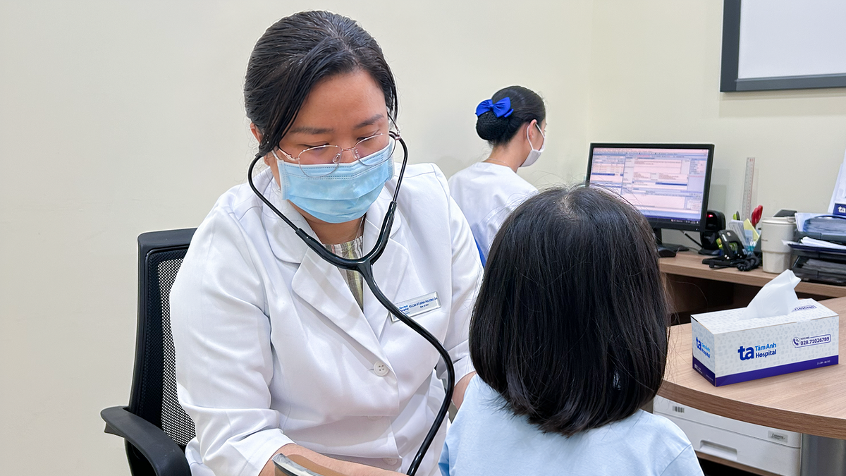Dấu hiệu trẻ tiêu chảy trở nặng cần đi khám