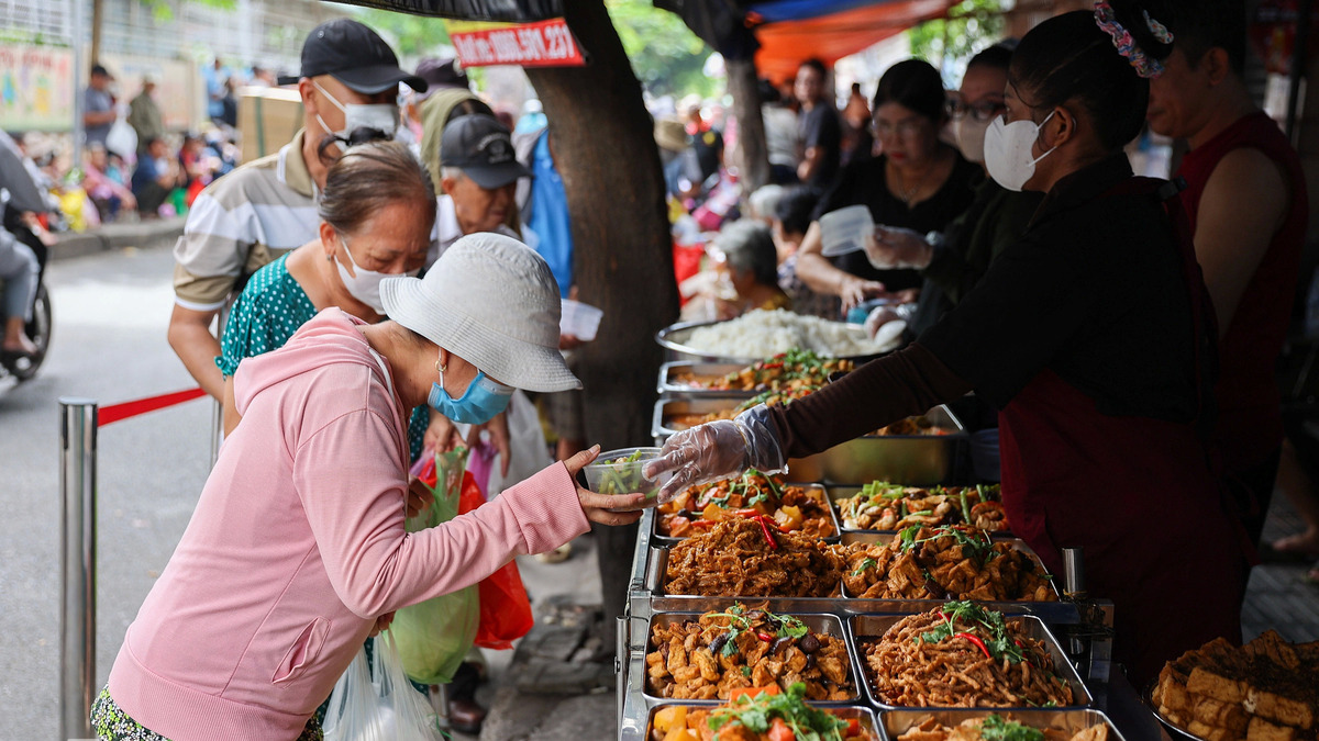 Đề xuất BHYT chi trả dinh dưỡng điều trị cho người ung thư